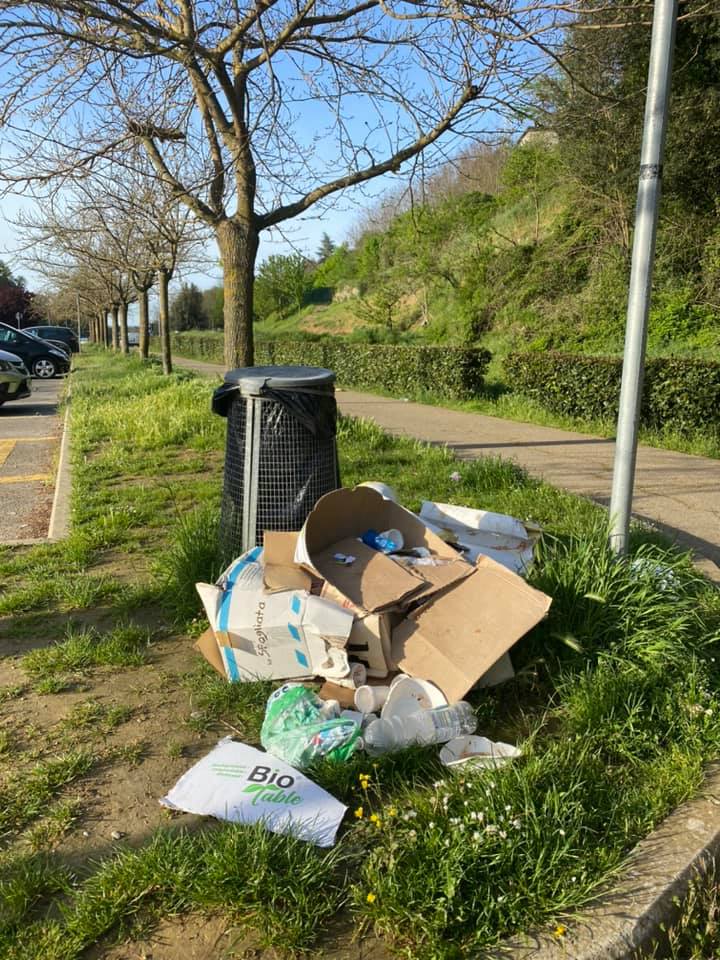 Siena: Sporcizia fuori dai cassonetti, nuove&nbsp;segnalazioni