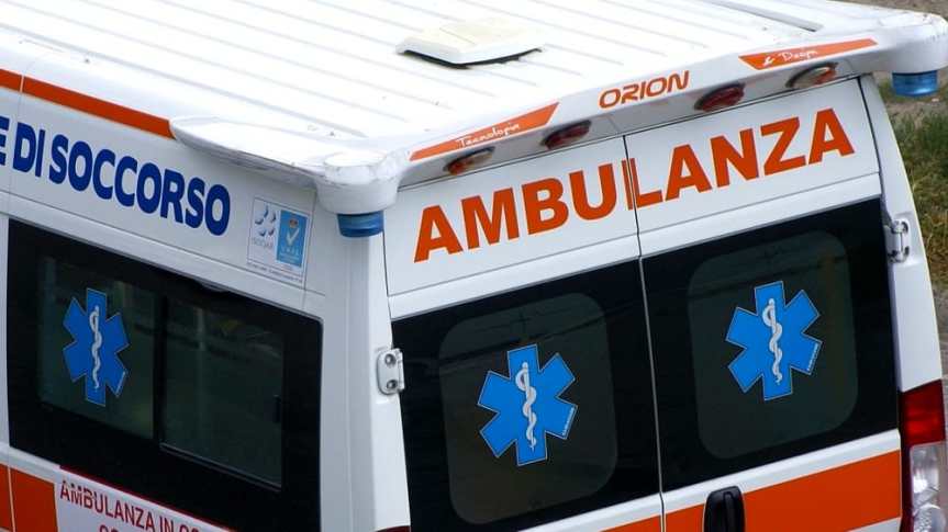 Provincia di Siena, Sinalunga, incidente in via della Prata: ferita una 62enne