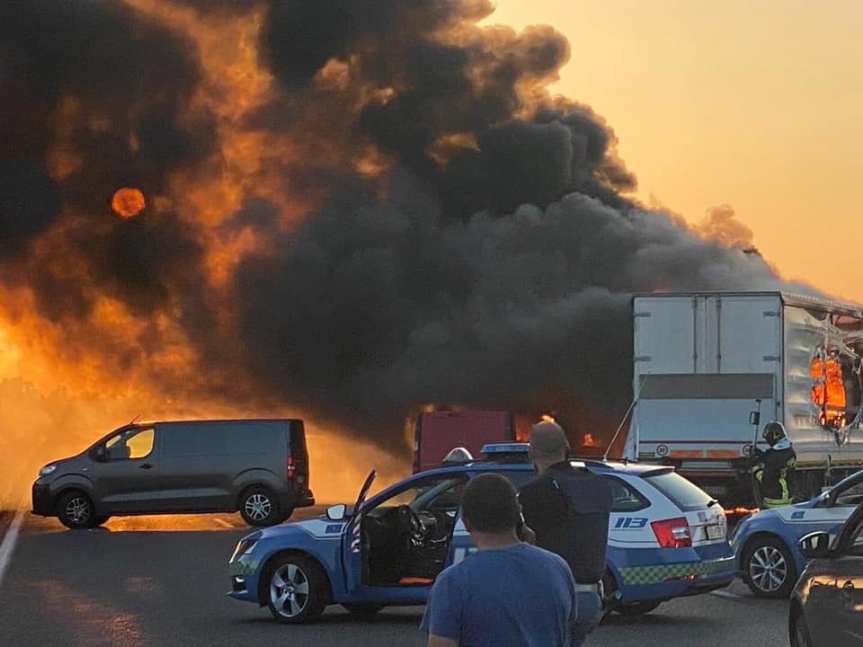 italia, Assalto a portavalori sulla A1, una senese testimone: “Passamontagna e mitra&nbsp;spianati”