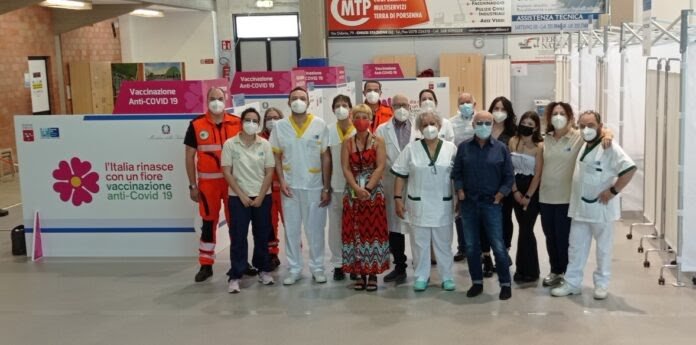 Provincia di Siena: I maturandi alzano il sipario sul centro vaccinale dell’Asl Toscana sud est a&nbsp;Chiusi