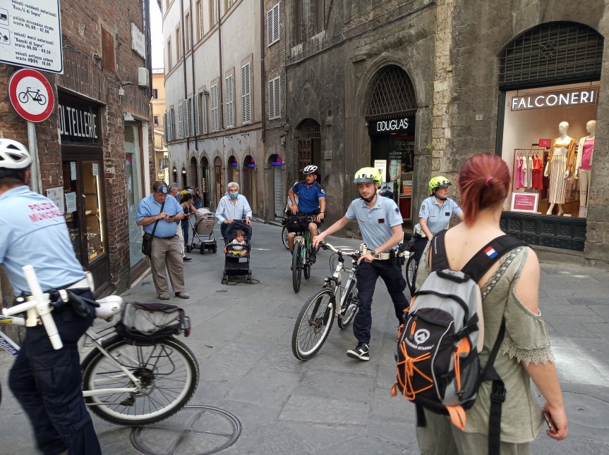 Siena: Polizia Municipale in biciletta, ecco la nuova&nbsp;pattuglia