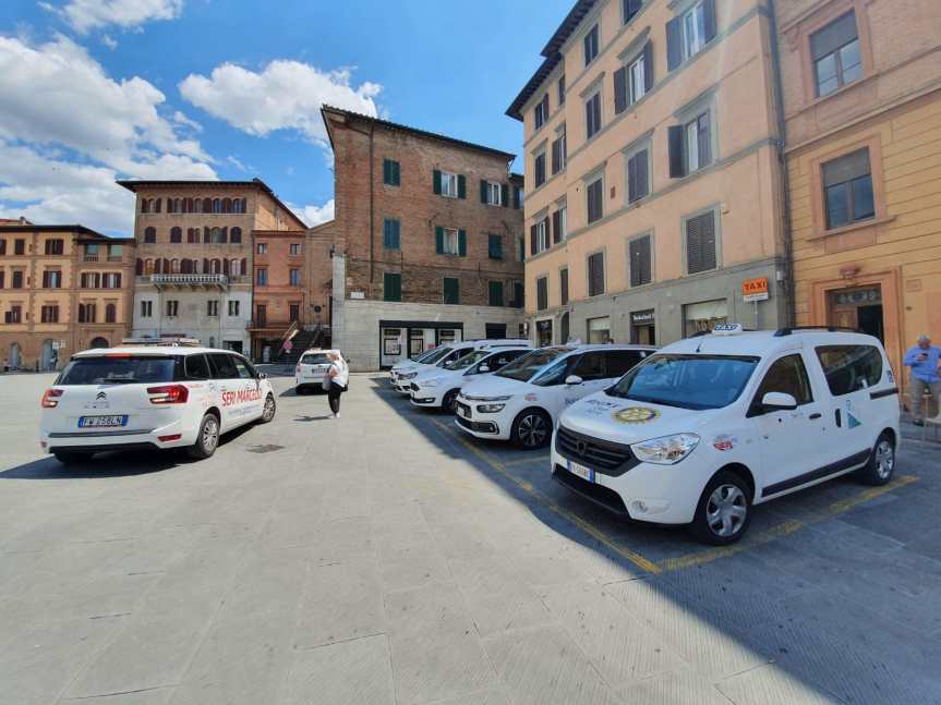 Siena: Nuove tariffe per i taxi. Costi fissi per tragitti verso Scotte e Stazione