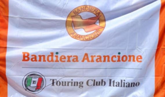 Siena: Touring Club premia le bandiere arancioni, 17 sono in città, Sinalunga nuova&nbsp;entrata