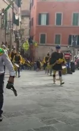 Siena: Oggi 11/07 ritornano i Giri di Onoronanze alle Consorelle, tocca al&nbsp;Bruco