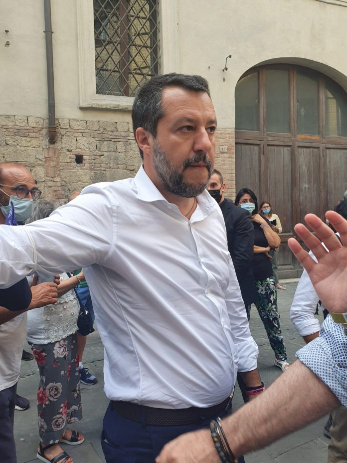 Siena, Salvini: “La sinistra ha distrutto Mps e ora si vergogna del simbolo&nbsp;PD”