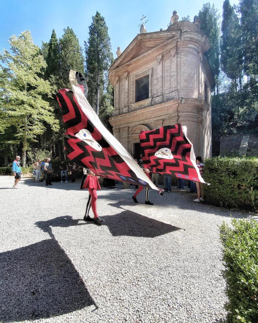 Siena, COntrada della Civetta: La Contrada ha partecipato alla Festa Liturgica in onore di San Bernardo&nbsp;Tolomei