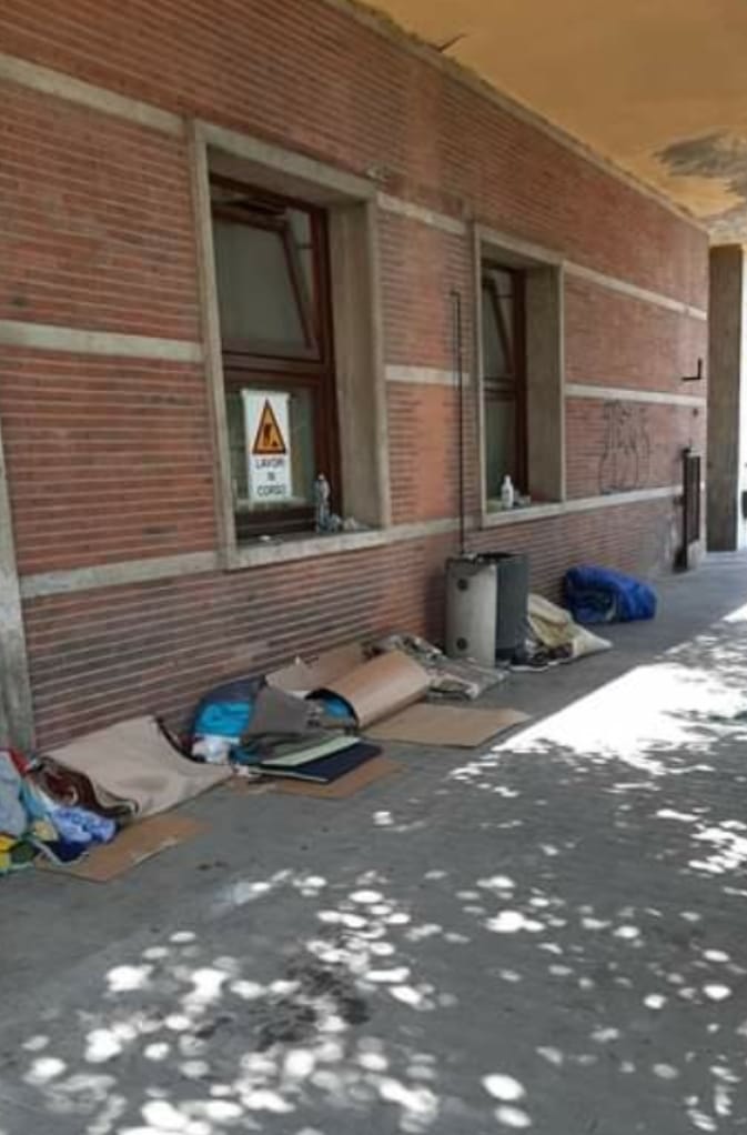 Siena: Senzatetto accampati alla&nbsp;Stazione