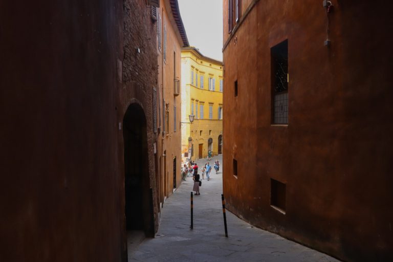 Siena, Nicoló, Duccio e il senso delle cose: Diacceto, ghiacciaia di carni e&nbsp;anime