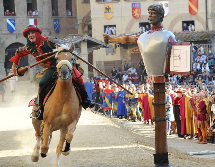 Adalberto Rauco di Porta Crucifera spezza la lancia alla prima carriera