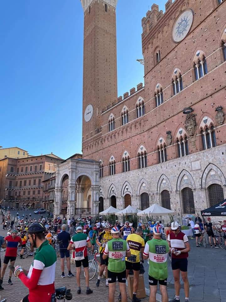 Siena: Eroica, in oltre settemila a pedalare sulle strade di Siena e&nbsp;provincia