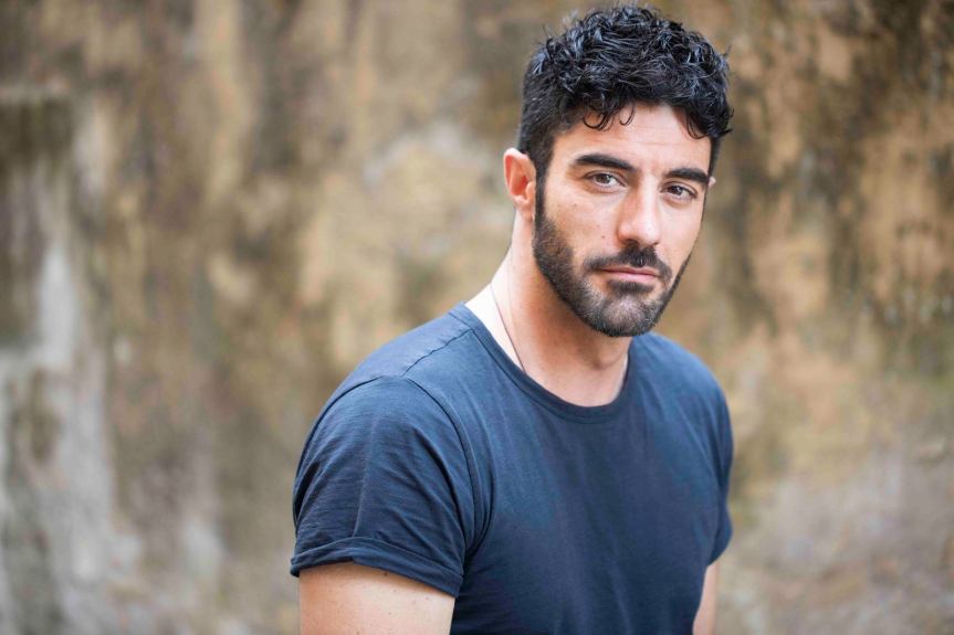 Siena, Marco Aceti e la tenebra dei suoi personaggi: Tra Siena e Roma il successo dell’attore&nbsp;romano