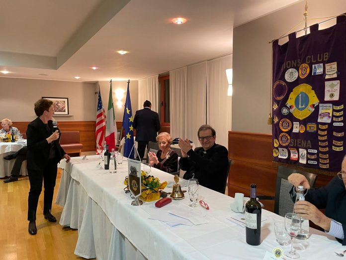 Siena: Grande successo per la conviviale del Lions Club con il Cardinale&nbsp;Lojudice