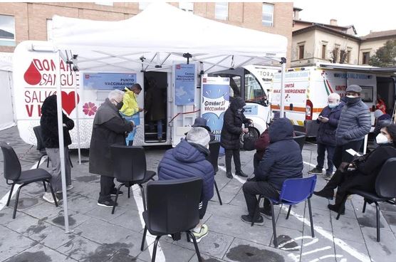 Siena: Il camper dei vaccini dell’Asl Toscana sud est domani e lunedì torna nelle strade di&nbsp;Siena