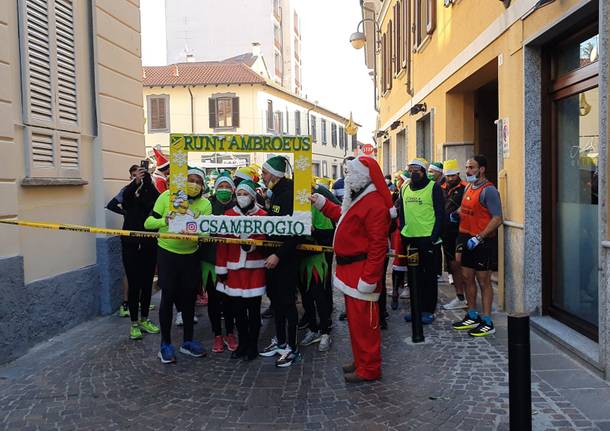 Palio di Legnano: Duecento Babbi Natale di corsa per la Runt’Ambroeus, Legnano si colora di&nbsp;giallo-verde