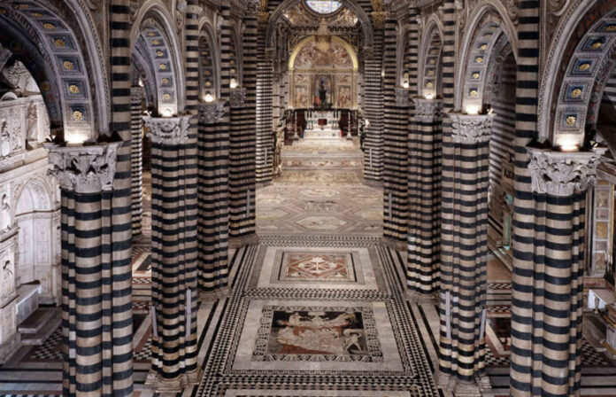 Siena: Duomo, lesionato cornicione interno “C’è il ponteggio: subito i lavori”