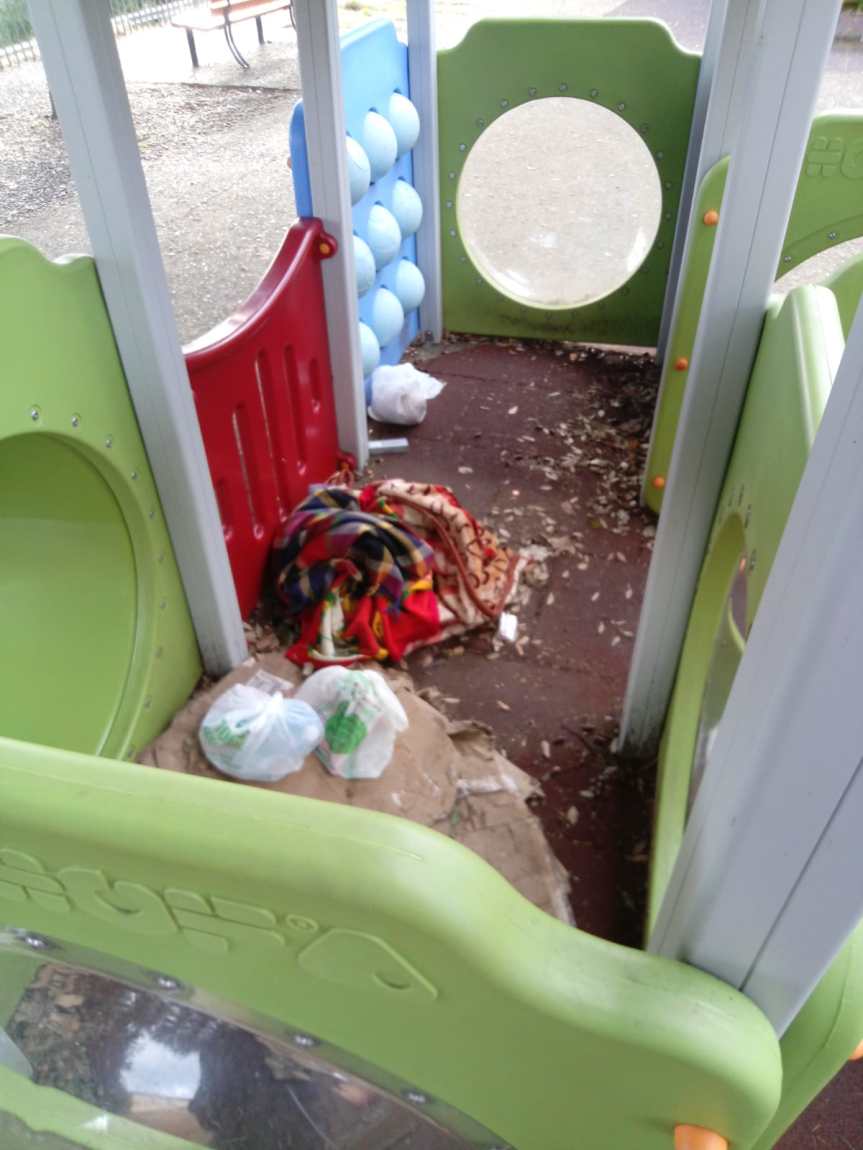 Siena: In attesa del permesso di soggiorno dormono al parco fuori porta San&nbsp;Marco