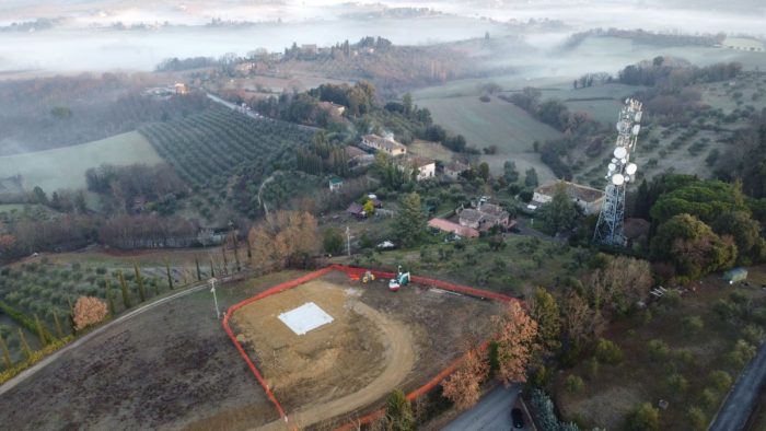 Siena: Un nuovo traliccio in costruzione a Montalbuccio, esplode la rabbia dei&nbsp;cittadini