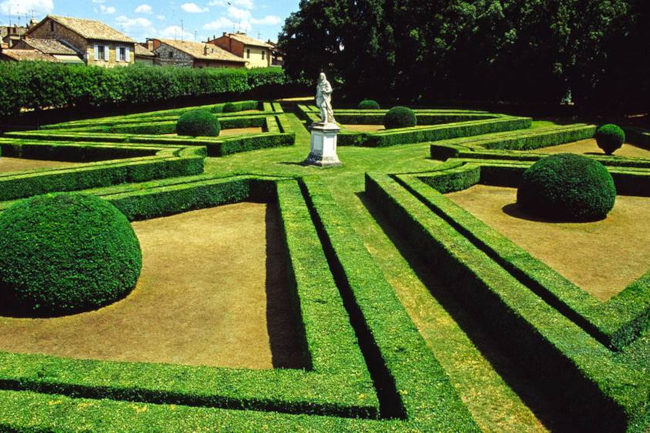 Provincia di Siena: Le sculture contrapposte alla guerra, negli Horti Leonini la 51ª edizione di Forme nel&nbsp;Verde