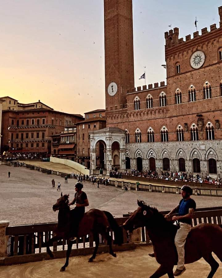 Palio di Siena: Prove di notte, le foto delle batterie di&nbsp;stamani