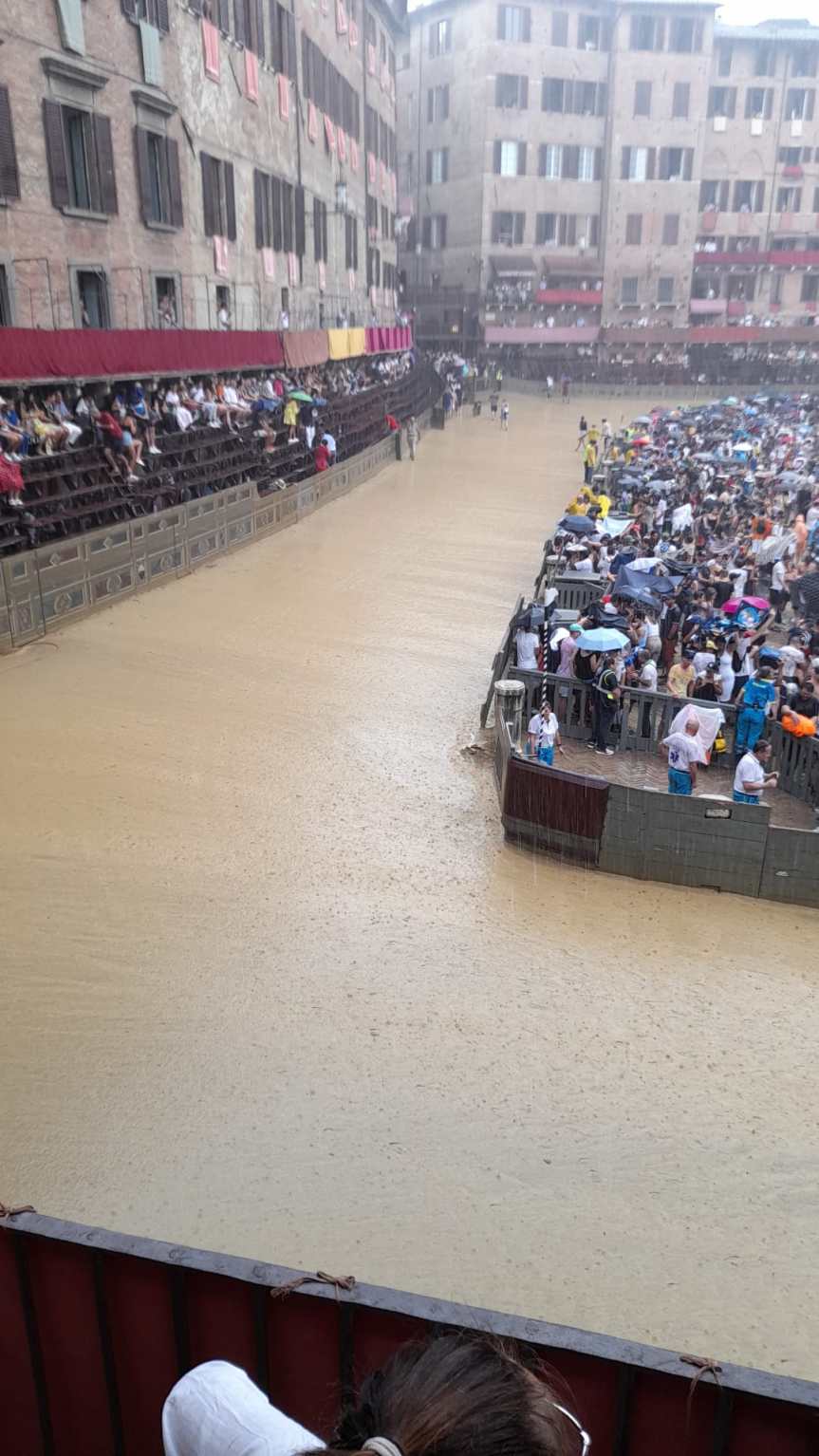 Palio di Siena: Oggi 16/08 Palio rinviato a domani&nbsp;17/08