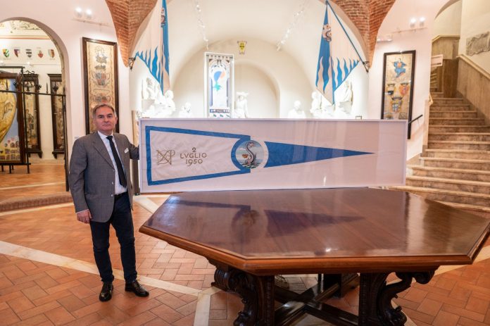 Siena, Contrada dell’Onda: Donata alla Contrada la fiamma di Dario&nbsp;Neri