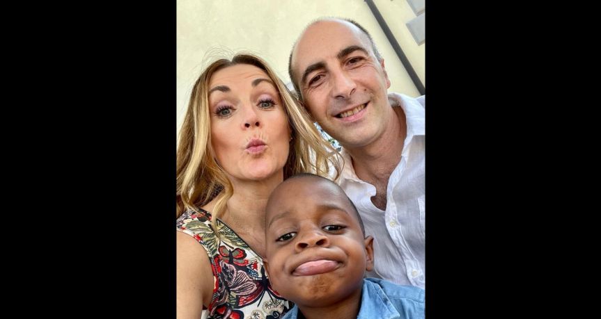 Siena, La storia – L’amore e la solidarietà di Giovanni e Alessia: Adottano un bimbo haitiano e si impegnano per aiutare il suo&nbsp;Paese