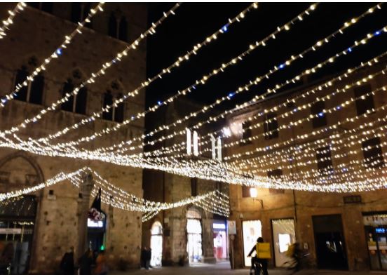 Siena: Installazione di luminarie, festoni e&nbsp;decorazioni