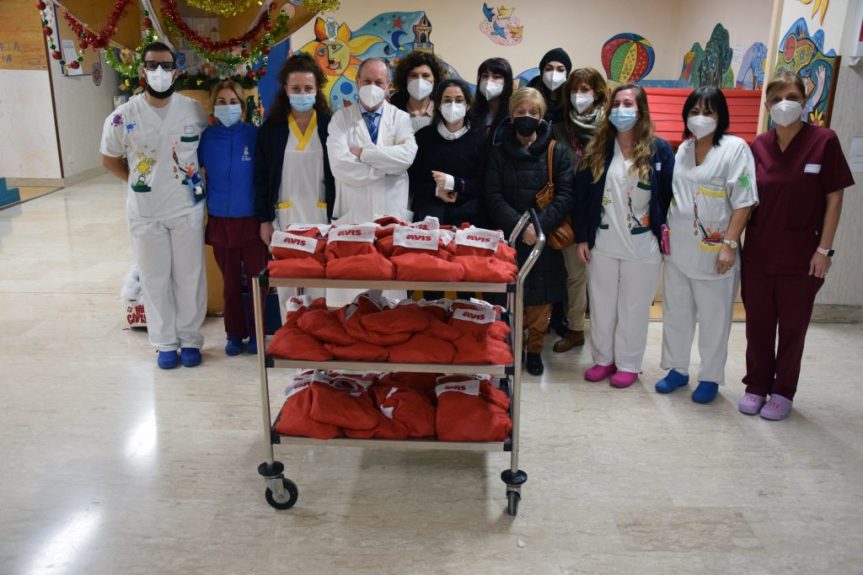 Siena, Befana di solidarietà e volontariato: L’Avis comunale di Siena porta le calze ai bambini&nbsp;ricoverati