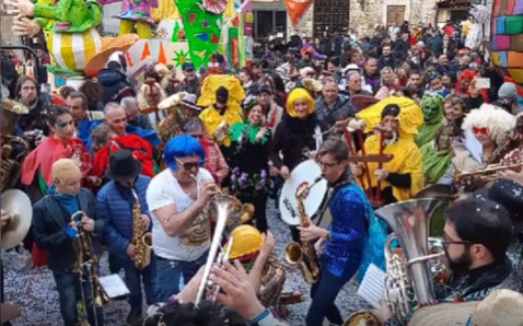 Provincia di Siena: San Gimignano, per le vie della città delle torri torna il&nbsp;Carnevale