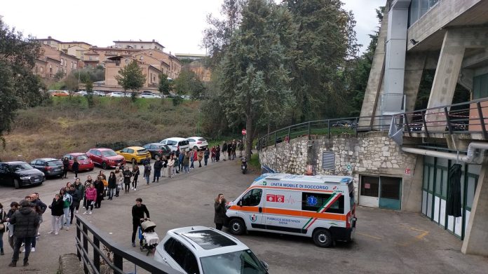 Siena: Fila lunghissima al PalaEstra per il concorso&nbsp;dell’Unisi
