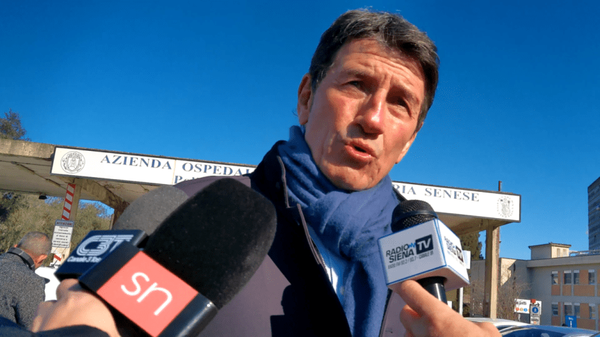 Siena, Sanità, alle Scotte il tour di Galli: “In Toscana Pronto soccorso pieni e reparti senza personale. Il primo errore? La riforma sulle&nbsp;Asl”