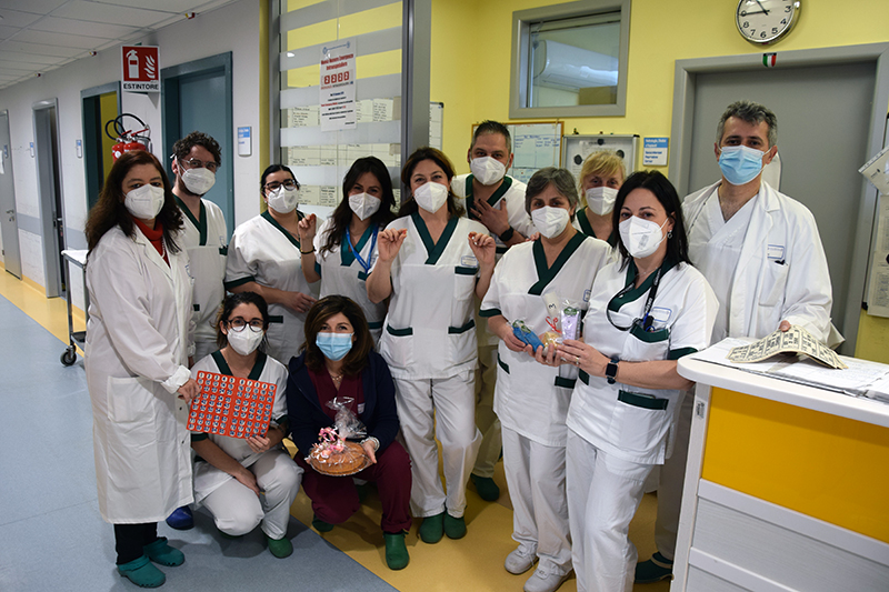Siena, Tombola di Carnevale durante l’emodialisi: Simpatica iniziativa per i pazienti della Nefrologia, dialisi e&nbsp;trapianti