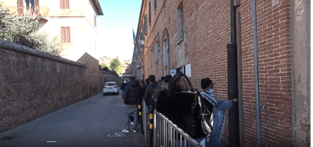 Siena, Open day ufficio immigrazione, Rendina: “Alleggeriamo la pressione e velocizziamo la consegna dei permessi di soggiorno”