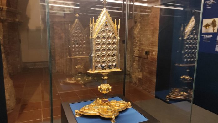 Siena, Il Reliquiario di San Galgano torna a casa: Al via la mostra nella Cripta del&nbsp;Duomo