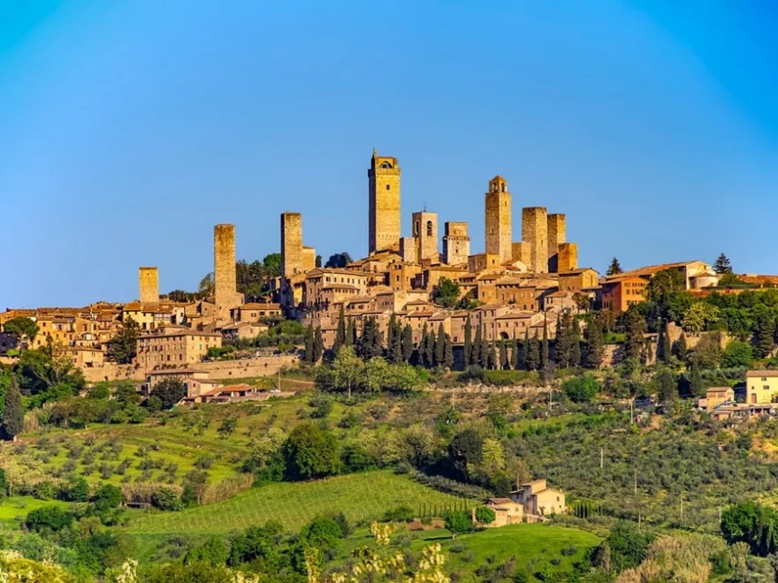 Prtovincia di Siena: San Gimignano apre alla tecnologia Torre Grossa sotto osservazione Valutazioni sullo stato di salute
