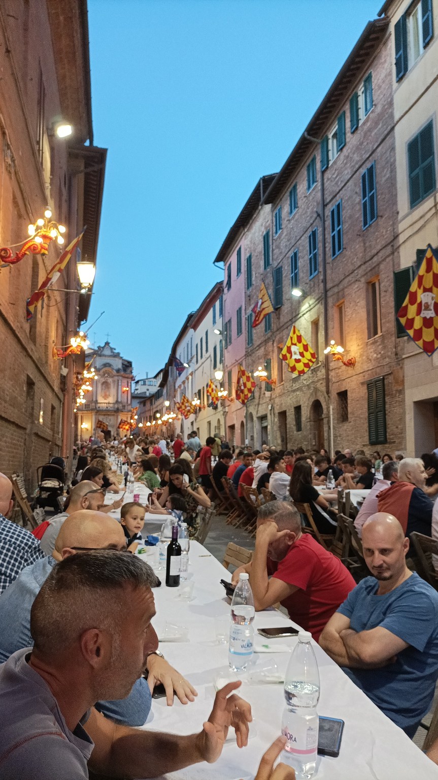 Siena, Contrada della Chiocciola: Cena 8 settembre 2023 – Vendita tessere ed inizio&nbsp;Cena