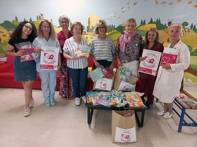 Siena, L’Associazione Cuore di Maglia arriva per collaborare con l’Aou Senese: generosità e solidarietà per i piccoli pazienti della Terapia Intensiva&nbsp;Neonatale