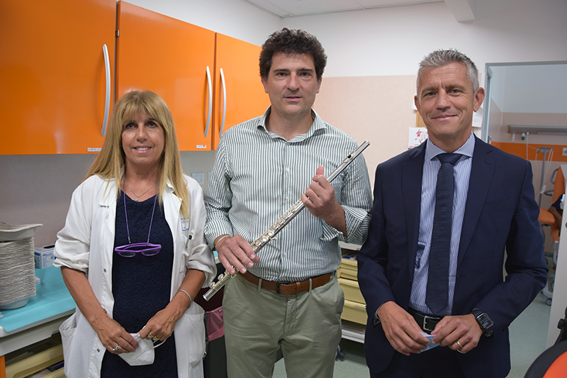 Siena, Successo per l’iniziativa “Ematologia in musica”: il professor Batelli tornerà a suonare per i pazienti&nbsp;dell’ospedale