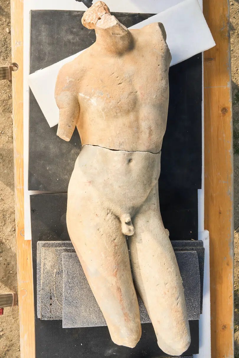 Provincia di Siena: Nuova scoperta a San Casciano dei Bagni, dall’acqua un Apollo in marmo alto due&nbsp;metri