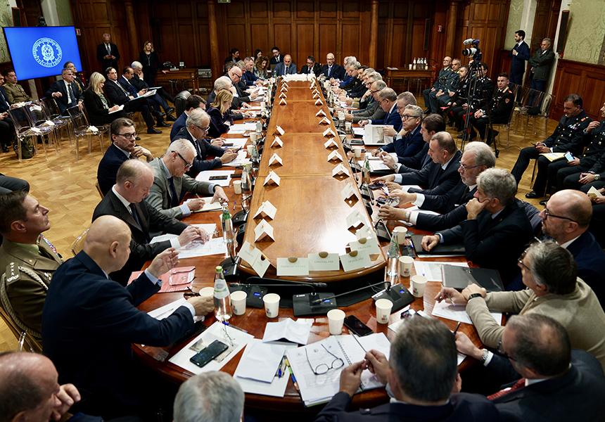 Italia: Incontro tra il Governo e le organizzazioni sindacali e le rappresentanze del personale delle Forze Armate, delle Forze di Polizia e dei Vigili del&nbsp;Fuoco
