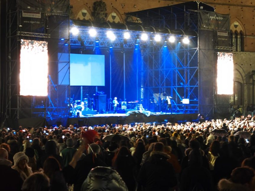 Siena, Il mio Capodanno nel backstage del concertone: una piazza&nbsp;speciale