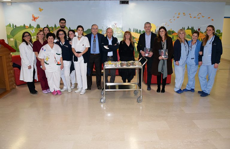 Siena: Un libro di fiabe per i bambini ricoverati: copie de “La scatola di fiammiferi” di Elena Brandi Castellani donate alla Chirurgia pediatrica dell’Aou Senese da parte dell’oratorio ANSPI Don Zeno di Vico&nbsp;Alto