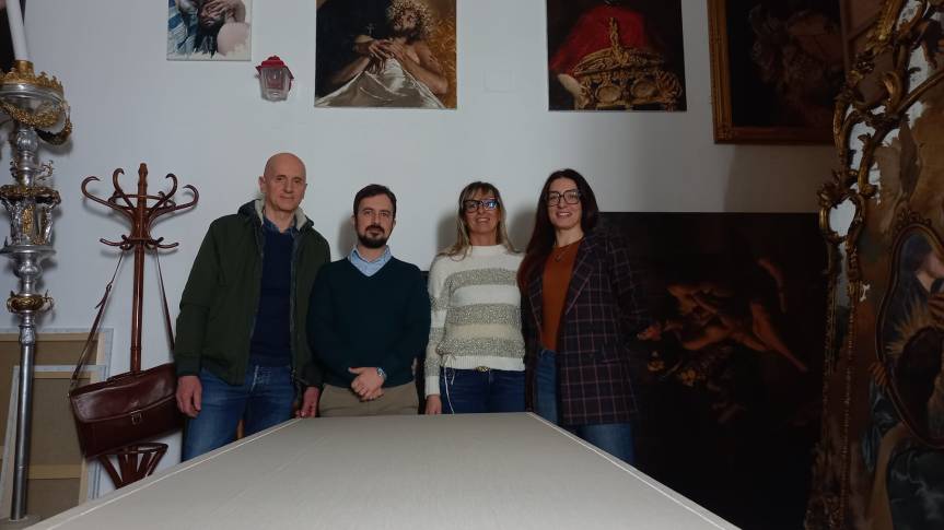 Palio di Siena: Consegnata la seta per il Drappellone a Giovanni&nbsp;Gasparro