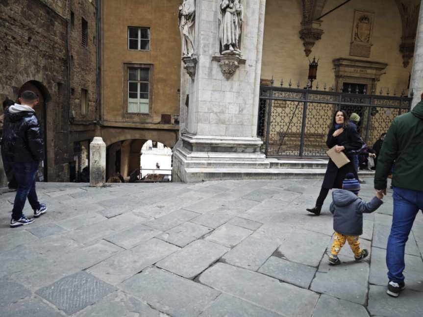 Siena: Concessioni di suolo pubblico, via i tavolini all’aperto per alcuni locali del centro&nbsp;città