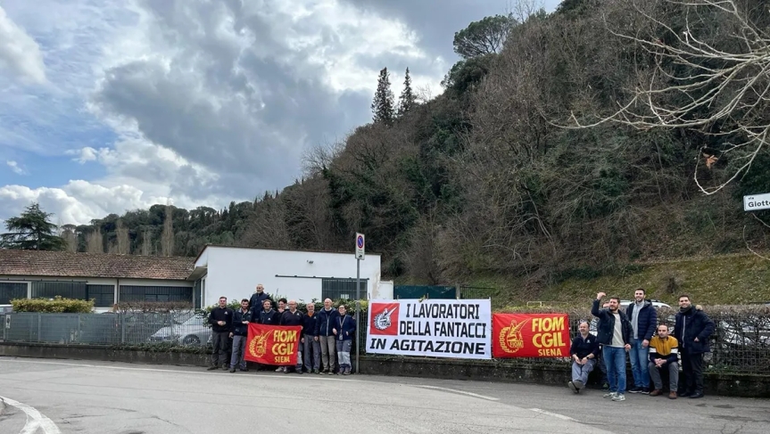 Provincia di Siena: Poggibonsi, lavoratori Fantacci industrie in corteo fino al Comune incontrano il sindaco