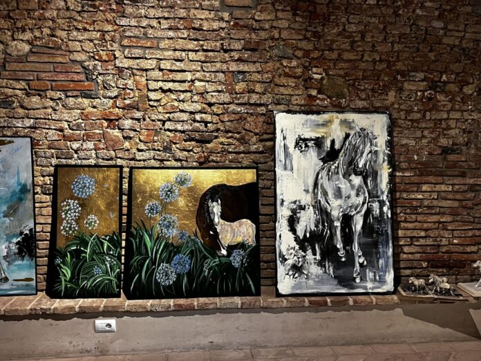 Siena: Elena Conti dedica ai cavalli la mostra organizzata a Città della&nbsp;Pieve