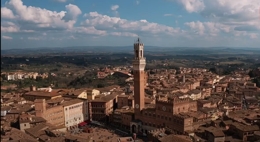 Siena: sondaggio, turisti in città