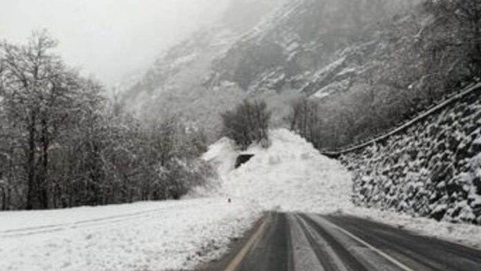 Siena: Rischio valanghe, 6mila persone isolate in Valle&nbsp;d’Aosta