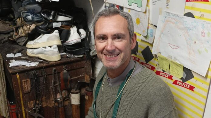 Siena: Roberto Marchetti, uno degli ultimi calzolai della&nbsp;città