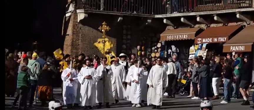 Siena, Feste cateriniane: La città omaggia la sua Santa “simbolo di tenacia e determinazione”